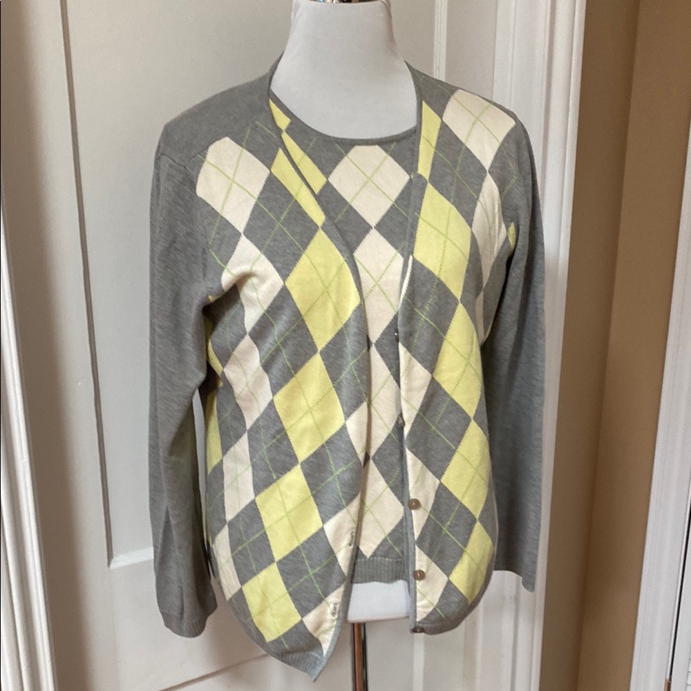Rosner Twin set. short sleeve sweater with cardigan